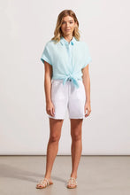 Load image into Gallery viewer, These Audrey fit five-pocket relaxed shorts in white provide endless versatility and effortless summer style. With their flattering mid-rise, perfect stretch and slight fray at the hems, these shorts can be worn cuffed up or down. Perfect for any occasion, these are sure to become your go-to shorts this season.