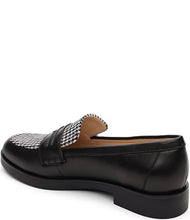 Load image into Gallery viewer, The houndstooth pattern, renowned for its classic black and white hues, lends a touch of elegance and versatility to these slip-on loafers. Ideal for elevating a business ensemble or complementing casual wear, these loafers are a superb addition to any wardrobe.
