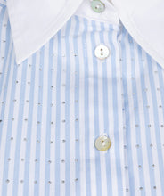 Load image into Gallery viewer, The Esqualo top is a refined blouse with a light blue-white stripe and sparkling rhinestone details. Featuring a classic collar and long sleeves, this style is perfect for both business and casual looks.