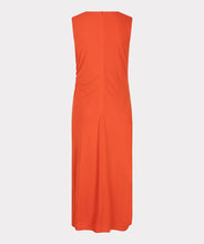 Load image into Gallery viewer, The EsQualo Dress Long Gathering is a stunning statement piece designed for effortless elegance and comfort. Featuring a vibrant red-orange hue, this midi length dress exudes warmth and sophistication, making it perfect for both casual and formal occasions.