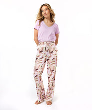 Load image into Gallery viewer, The GEMMA GEOMETRIC PRINT TROUSER, designed by ESQUALO, features a classic geometric pattern that will add style to any outfit. Crafted from soft, lightweight fabric, these trousers offer comfort and sophistication. Perfect for any occasion, the trouser provides timeless sophistication that will last through any fashion trend.