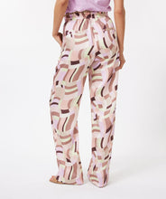 Load image into Gallery viewer, The GEMMA GEOMETRIC PRINT TROUSER, designed by ESQUALO, features a classic geometric pattern that will add style to any outfit. Crafted from soft, lightweight fabric, these trousers offer comfort and sophistication. Perfect for any occasion, the trouser provides timeless sophistication that will last through any fashion trend.