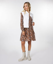 Load image into Gallery viewer, Meet the modern essential: this crisp off-white denim vest by EsQualo adds structure, style, and versatility to any summer look. With its clean tailoring and cropped silhouette, it’s the perfect piece to pop over sundresses, tanks, or tonal denim for a look that’s effortlessly elevated. Light, breezy, and endlessly chic—this gilet is your go-to for warm days and cool nights.