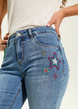 Load image into Gallery viewer, Upgrade your denim game with the FDJ French Dressing Gisela Girlfriend Ankle Jeans! Featuring a flattering mid-rise fit, embroidered accents, and a comfortable stretch blend, these jeans are perfect for effortless style. The 28” inseam makes them ideal for pairing with sneakers or heels.