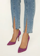 Load image into Gallery viewer, With a stylish and contemporary design, these ankle denim pants feature trendy front slits for a sophisticated touch. A subtle touch of shimmer adorns the front splits, adding a touch of sparkle with every stride. Simply slip them on like leggings and you're ready to go.