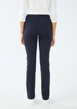 Load image into Gallery viewer, Our pull-on jeggings, crafted in body-hugging PDR, offer ultimate comfort and ease of wear. They come equipped with our unique Wonderwaist tummy-tuck panel, making them an ideal choice for daily wear.