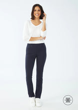 Load image into Gallery viewer, Our pull-on jeggings, crafted in body-hugging PDR, offer ultimate comfort and ease of wear. They come equipped with our unique Wonderwaist tummy-tuck panel, making them an ideal choice for daily wear.