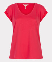 Load image into Gallery viewer, Enrich your wardrobe with this beautiful basic shirt in modal quality. This shirt is both fashionable and comfortable and does not crease. A real must-have for summer.