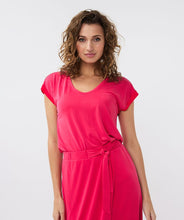 Load image into Gallery viewer, Enrich your wardrobe with this beautiful basic shirt in modal quality. This shirt is both fashionable and comfortable and does not crease. A real must-have for summer.