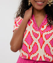 Load image into Gallery viewer, Elevate your wardrobe with the EsQualo Telse Top Beads Disco Spark. This chic top features intricate bead detailing that catches the light beautifully, ensuring you stand out in any setting. Crafted with high-quality materials, it offers both comfort and sophistication. Whether paired with jeans for a casual look or a skirt for a night out, this top is a must-have for fashion enthusiasts.