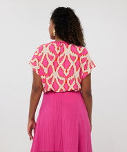 Load image into Gallery viewer, Elevate your wardrobe with the EsQualo Telse Top Beads Disco Spark. This chic top features intricate bead detailing that catches the light beautifully, ensuring you stand out in any setting. Crafted with high-quality materials, it offers both comfort and sophistication. Whether paired with jeans for a casual look or a skirt for a night out, this top is a must-have for fashion enthusiasts.