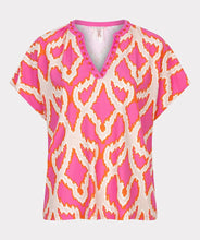 Load image into Gallery viewer, Elevate your wardrobe with the EsQualo Telse Top Beads Disco Spark. This chic top features intricate bead detailing that catches the light beautifully, ensuring you stand out in any setting. Crafted with high-quality materials, it offers both comfort and sophistication. Whether paired with jeans for a casual look or a skirt for a night out, this top is a must-have for fashion enthusiasts.