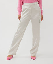 Load image into Gallery viewer, Tola Trousers Cargo Satin in Light Stone - EsQualo SP2510024