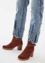 Load image into Gallery viewer, A playful hem applique detail adds a special touch to this classic blue jean, making it an ideal choice for fun and flirty Fall outfits. Color- Vintage blue. Applique detailing. Slight frayed hems. Button and zipper closure. Functional pockets.