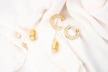 Load image into Gallery viewer, OLIVIA EARRINGS- CLEAR QUARTZ - JOYA