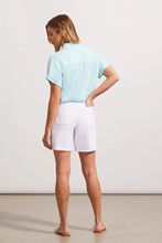 Load image into Gallery viewer, These Audrey fit five-pocket relaxed shorts in white provide endless versatility and effortless summer style. With their flattering mid-rise, perfect stretch and slight fray at the hems, these shorts can be worn cuffed up or down. Perfect for any occasion, these are sure to become your go-to shorts this season.
