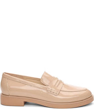 Load image into Gallery viewer, Experience the elegance of these nude leather loafers. Their soft, sleek leather texture ensures lasting durability and a polished look that seamlessly enhances any wardrobe.
