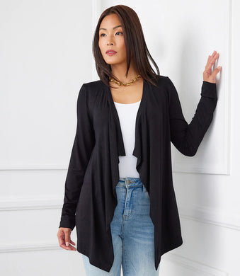 Wrap yourself in the cozy embrace of this cardigan, designed to be your go-to piece for both casual chic and laid-back elegance. The versatile open-front design provides a stylish layering solution perfect for those unpredictable weather days.
