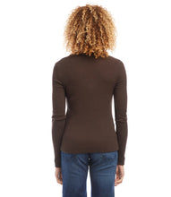 Load image into Gallery viewer, A comfortable and warm addition to any wardrobe, this brown turtleneck provides an ideal layer for any outfit. Color - Brown. Turtleneck. Long sleeve. Fitted.

