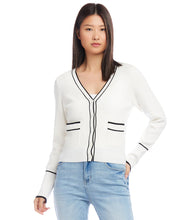Load image into Gallery viewer, This versatile cardigan effortlessly blends both comfort and elegance with its contrasting trim and convenient patch pockets. Ideal for a casual day out or a polished office look, this essential layering piece adds a touch of sophistication to any ensemble.
