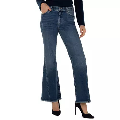 Discover the epitome of refined style and unparalleled comfort with the Hannah with Front Seam and Fray Hem by Liverpool Los Angeles. Tailored for the contemporary woman who cherishes both sophistication and adaptability, these jeans are an essential addition to your wardrobe. The elongating design and deep, rich blue hue craft a timeless silhouette.