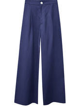 Load image into Gallery viewer, Update your wardrobe with these versatile pants that combine fashion and functionality. The high-waisted design and pleats not only enhance your silhouette, but also offer a contemporary and flattering fit - perfect for any occasion.
