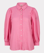 Load image into Gallery viewer, This fabulous blouse in a striking pink is made of soft seersucker quality; a light summery fabric that is slightly puckered.﻿ Our Pennie top has a collar, billowy long sleeves with a wide cuff that allows you to add extra puff to the sleeves.  The top has a wider, flowy fit and looks stunning paired with white bottoms or our FALLON FLAIR JEAN IN JADE COLOR- ESQUALO.  Color- Pink. Button down. Long sleeve.
