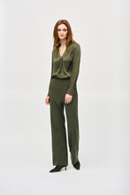 Load image into Gallery viewer, Fabulous and sleek, this high-rise wide leg pant in a gorgeous green will instantly elevate your outfit. The Hensley boasts a flattering high-rise waistline, is fitted through the thigh and flares out to create that ultra-flattering wide leg effect.
