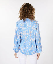 Load image into Gallery viewer, SASSA SMOCK BLUE FLOWER BLOUSE - ESQUALO
