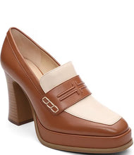 Load image into Gallery viewer, This versatile heeled loafer provides a modern update to a classic style. Effortlessly pair it with cropped trousers for an elegant ensemble, or choose a laid-back look with our fabulous range of denim.
