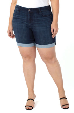 Our Corine Walking Short gets rave reviews and once you put them on, you'll see why! A mid-rise, this wonderful walking short has comfort stretch making it a short that is comfortable to wear all day long.  In addition, the Corine has an ideal length with rolled cuff styling and vintage like quantities.  This is a must have style for your summer adventures!