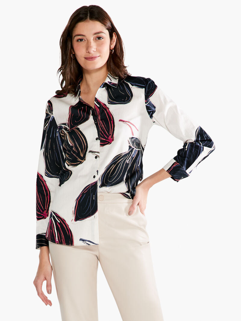 A bold oversized floral print on a brilliant white background creates an artistic and modern style top that stands out all on its own. A classic button-down silhouette with a button front, shirt collar, and full sleeves. Tuck it in or wear it loose where the hem will sit slightly below the hip. 